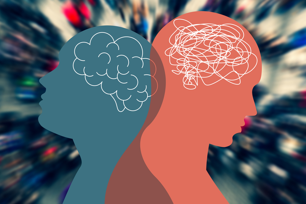 Zwei Köpfe: Linker Kopf grau, mit dunkler Wolke darin (Symbol für negative Gedanken oder Stimmung) und rechter Kopf rot, mit Spiralen darin (Symbol für Stress)